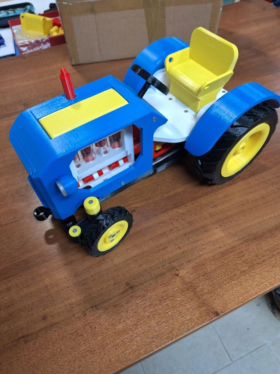 Traktor K2502 BY