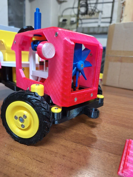 Traktor K2502 PY